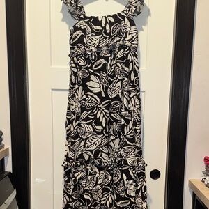 Black & White Leaf-Print Ruffle Strap Dress